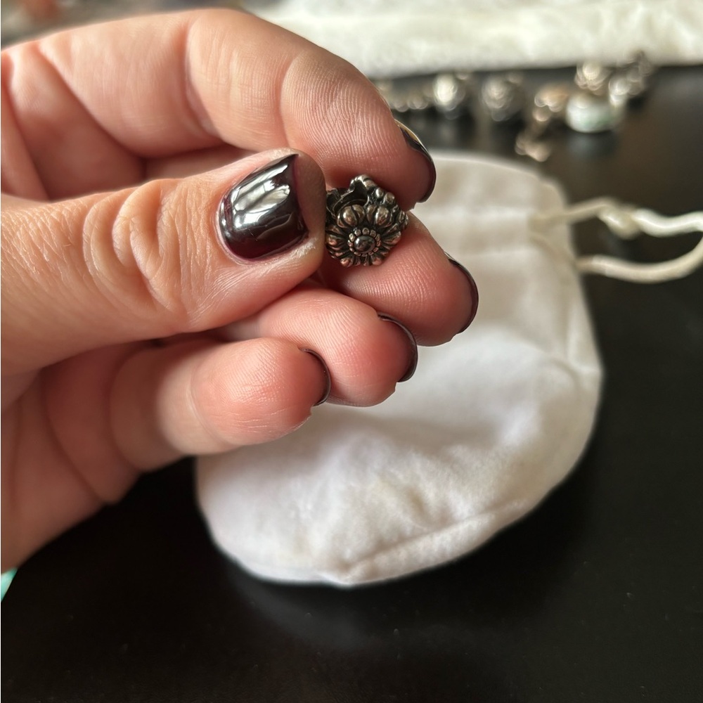 Pandora flower bead